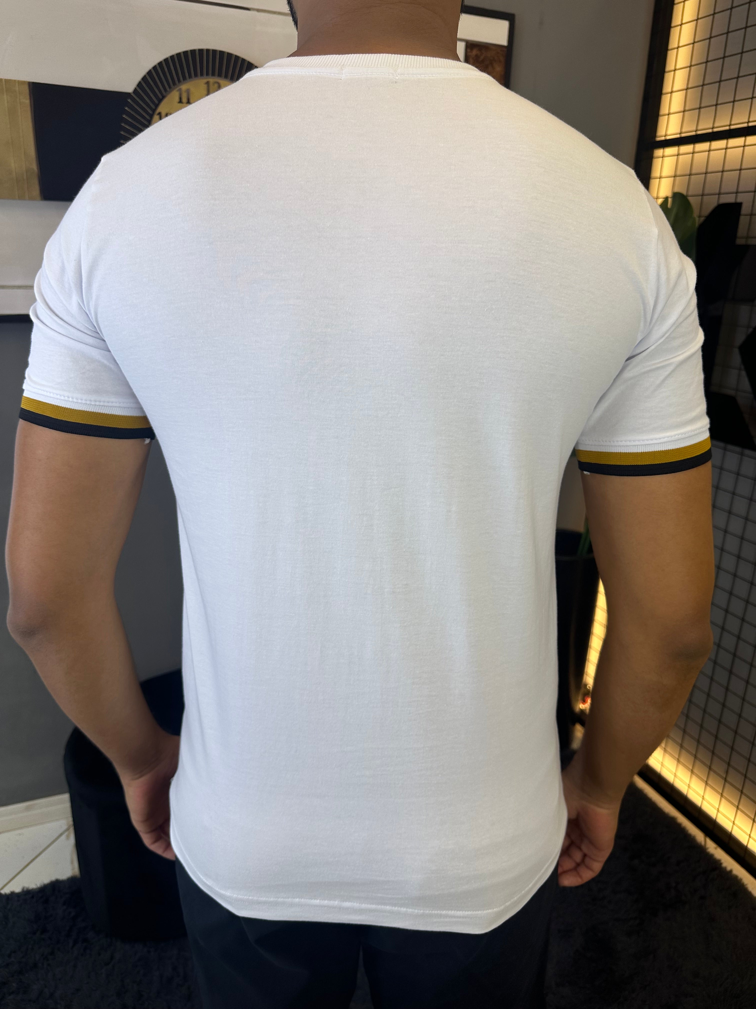 T-shirt com Punho - Branca