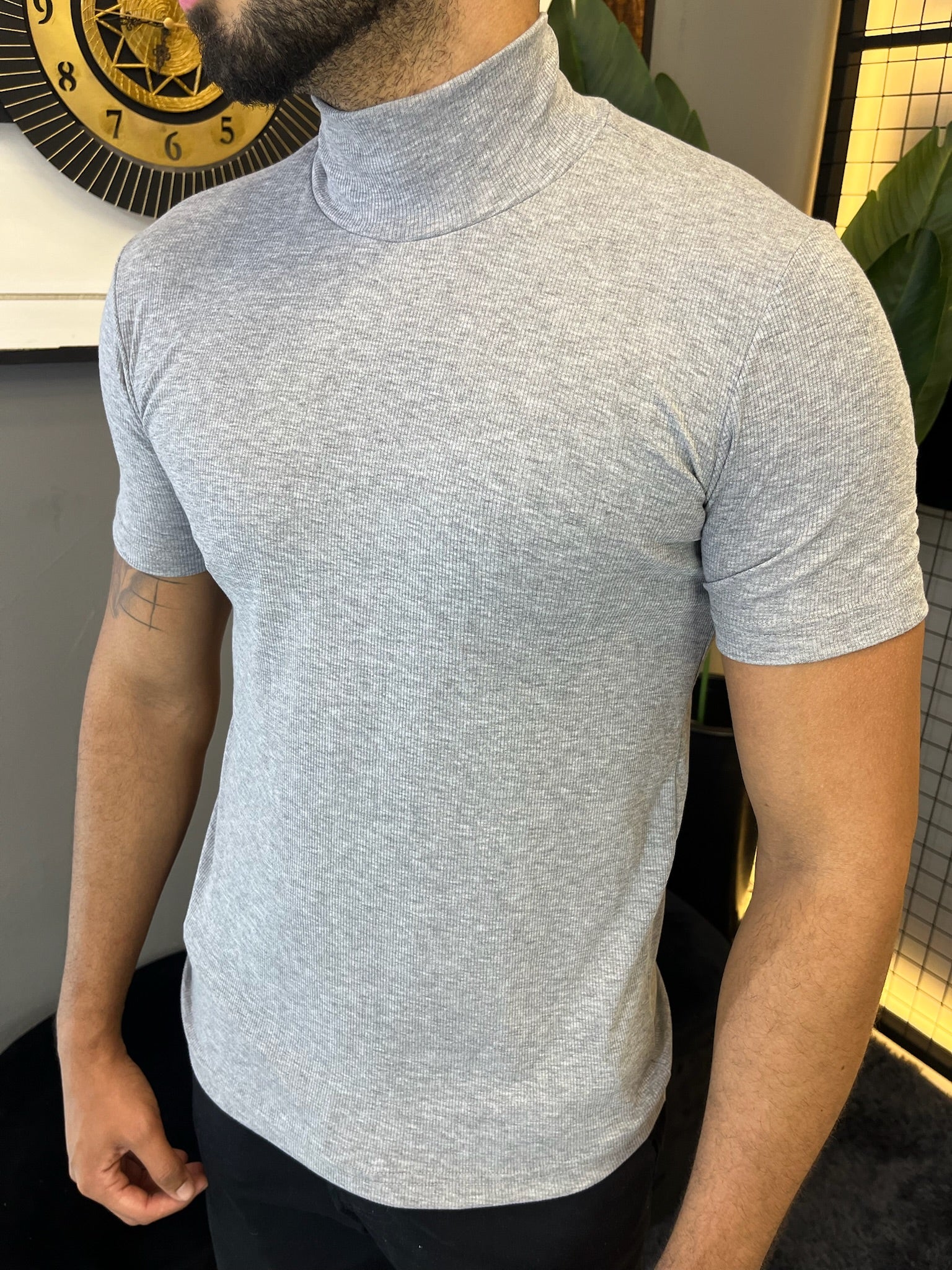 Camisa Ribana Gola Alta Manga Curta