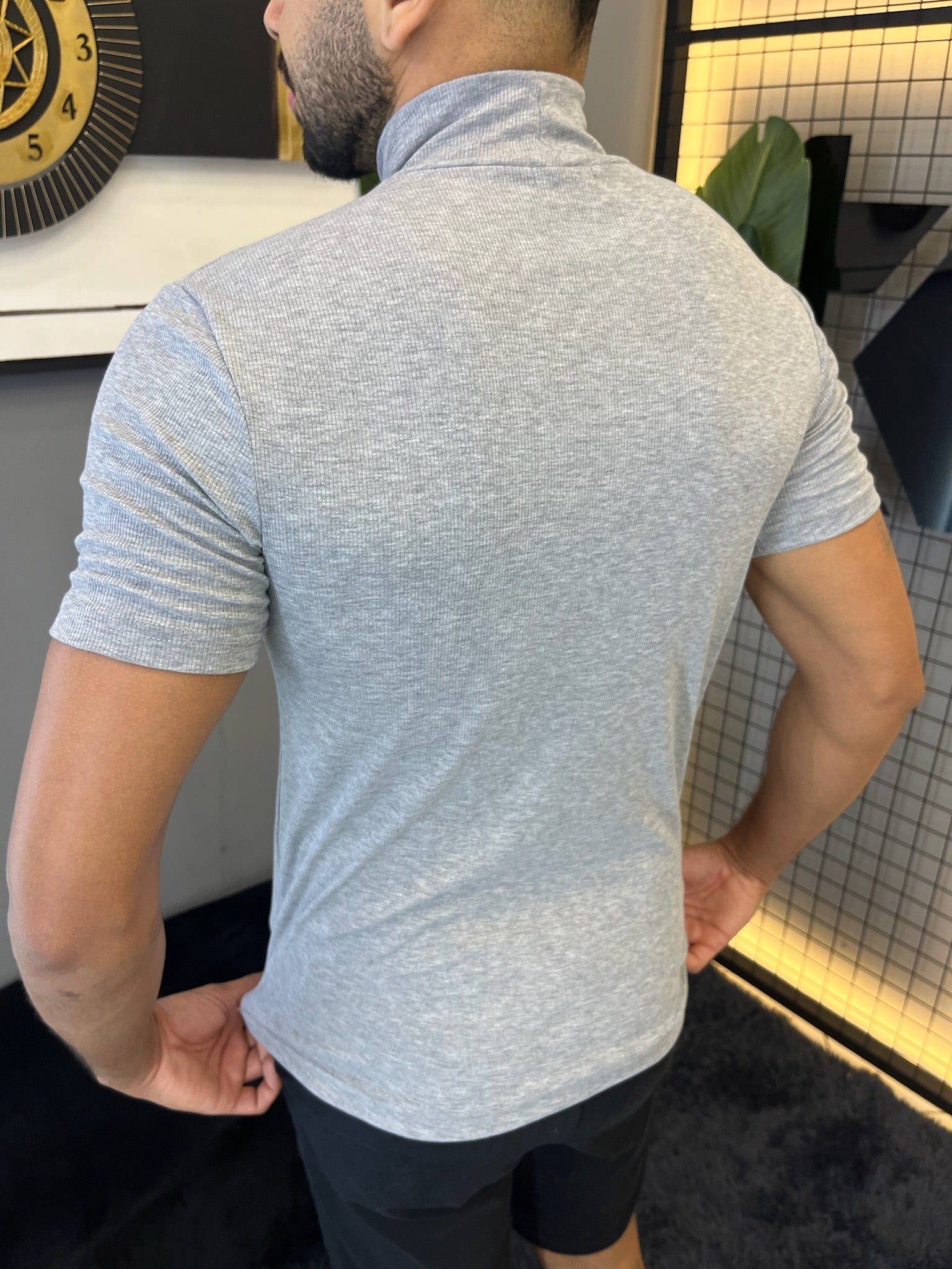 Camisa Ribana Gola Alta Manga Curta