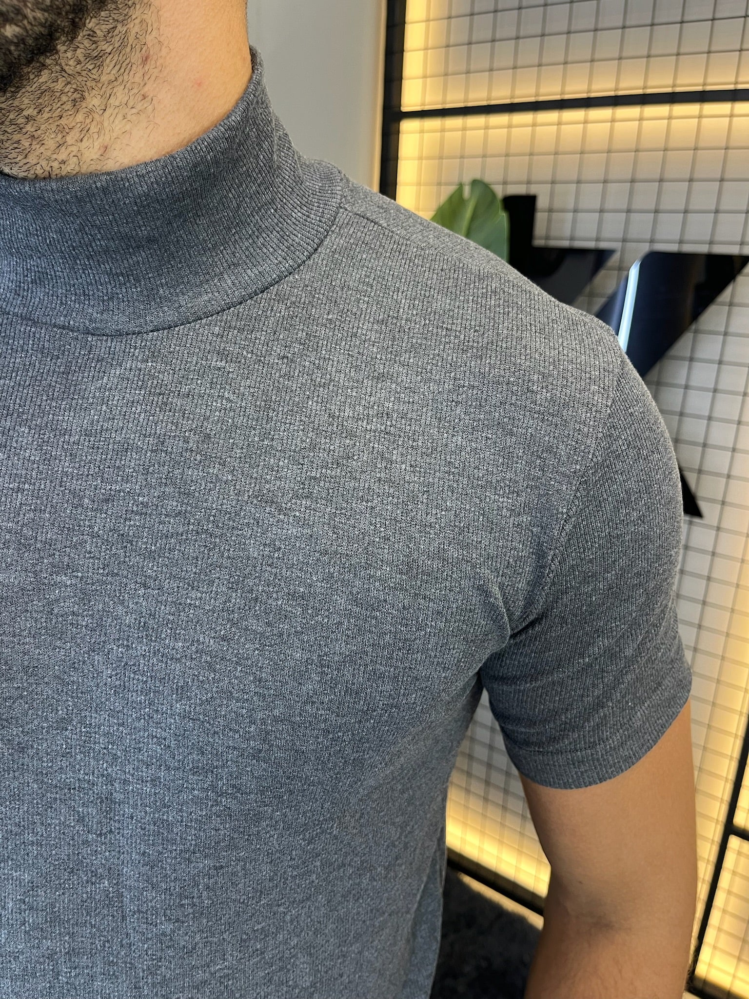 Camisa Ribana Gola Alta Manga Curta
